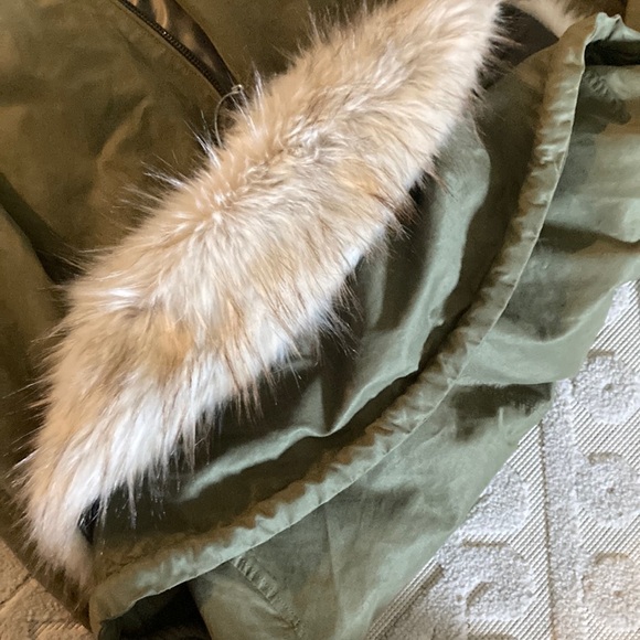 Sam Edelman Women's Olive Green Jacket with Faux Fur Trim - Picture 6 of 7